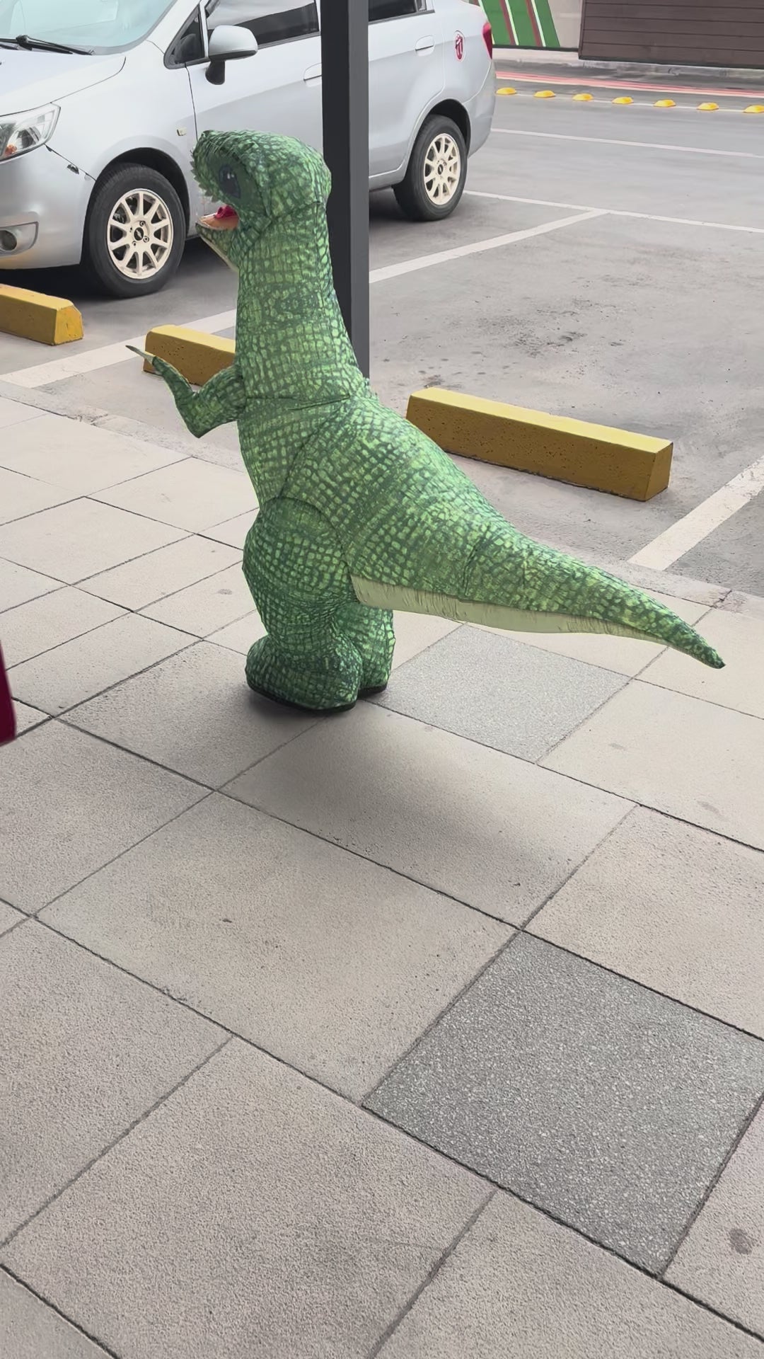 Dinosaurio inflable a control remoto